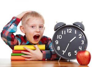 کودکان باید مدیریت زمان را در زندگی بیاموزند و با فعالیت های بیهوده و مفید آشنا شوند